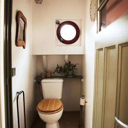Captain Pippi; Amsterdam's Finest Houseboat *